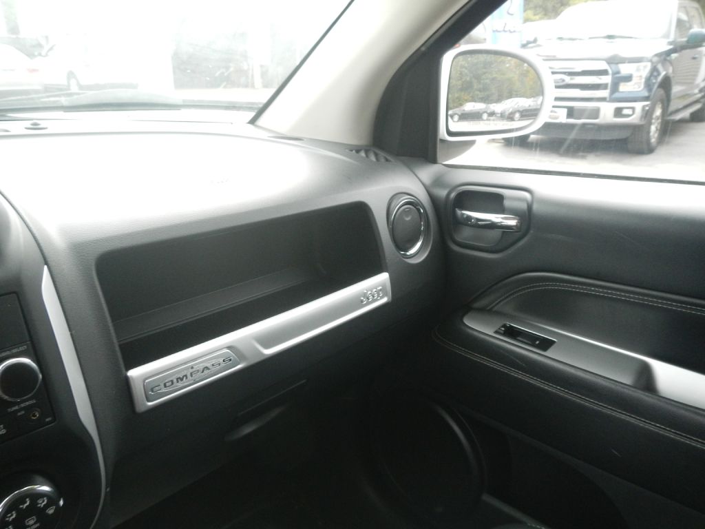 Photo 45 of this JEEP COMPASS 4WD
