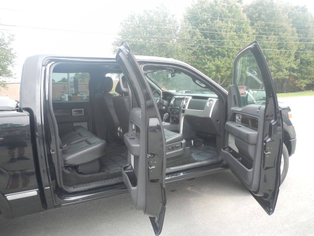 Photo 16 of this FORD F150 PLATINUM