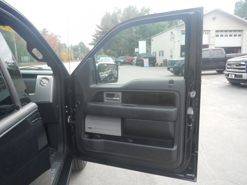 Photo 18 of this FORD F150 PLATINUM