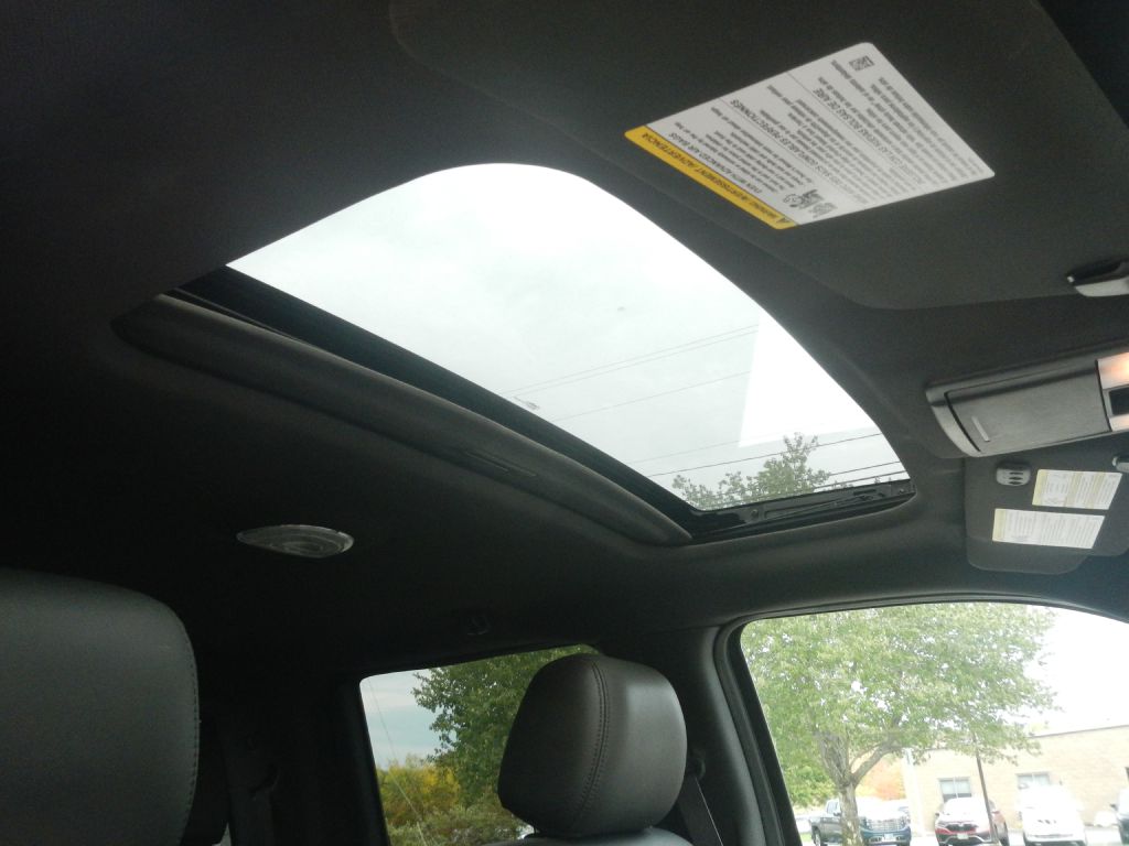 Photo 21 of this FORD F150 PLATINUM
