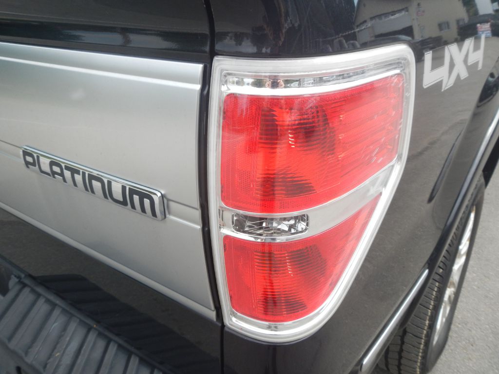 Photo 34 of this FORD F150 PLATINUM