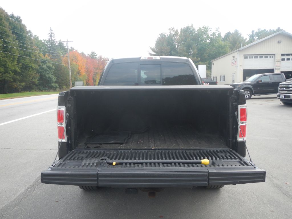 Photo 37 of this FORD F150 PLATINUM