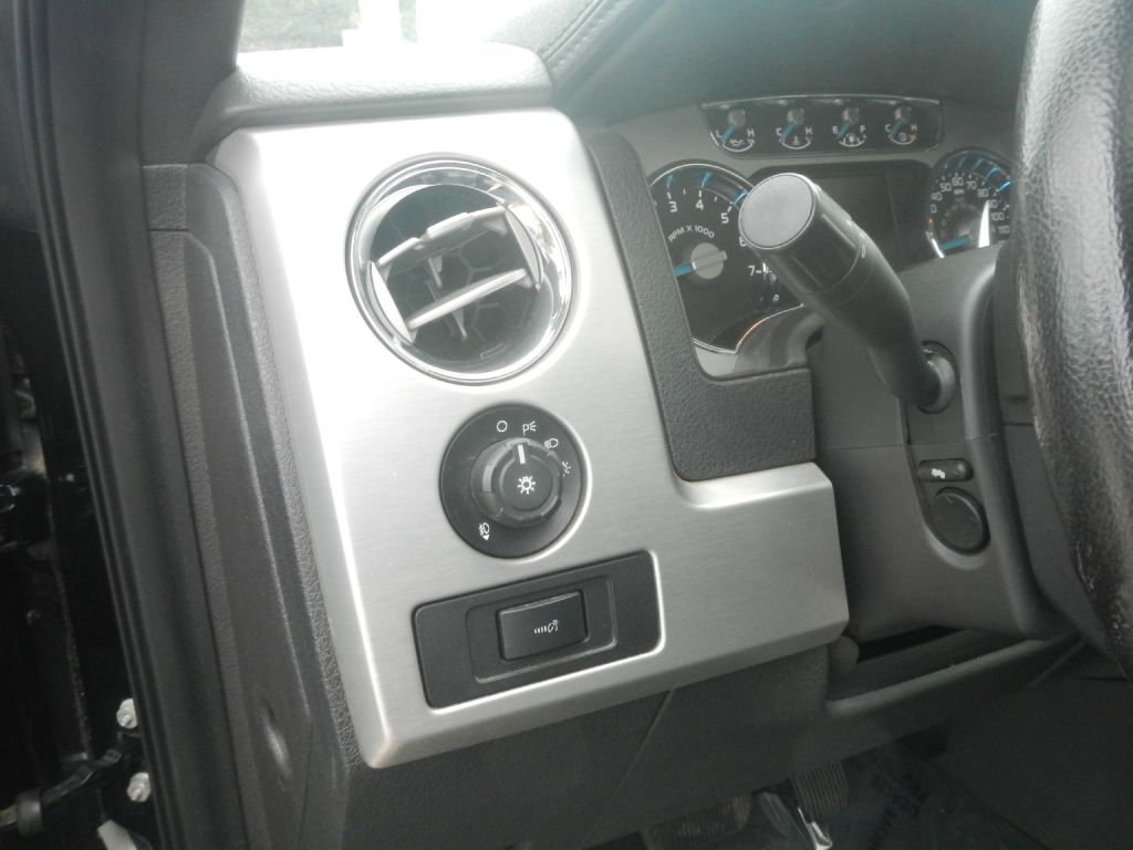 Photo 55 of this FORD F150 PLATINUM