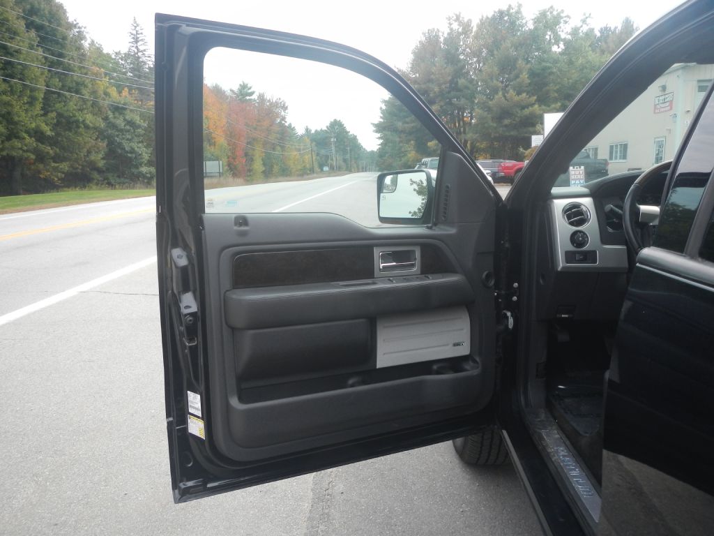 Photo 56 of this FORD F150 PLATINUM