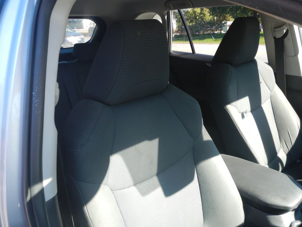 Photo 17 of this TOYOTA RAV4