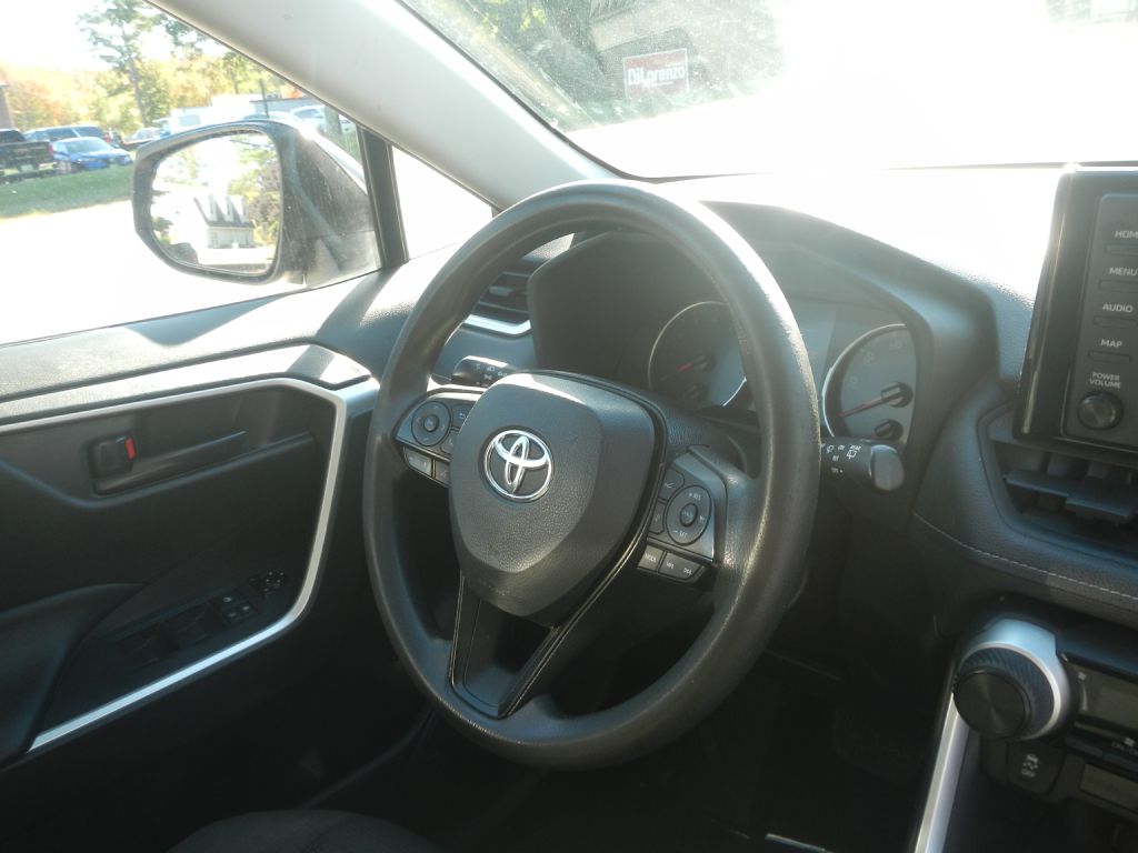 Photo 18 of this TOYOTA RAV4