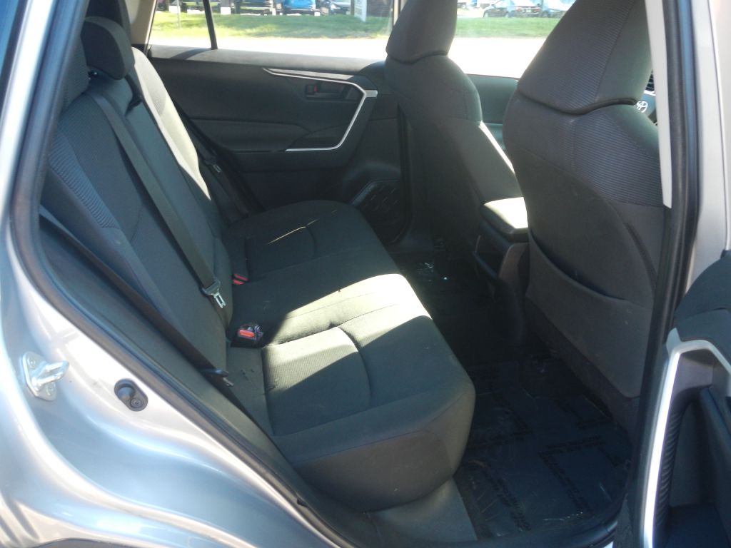 Photo 23 of this TOYOTA RAV4