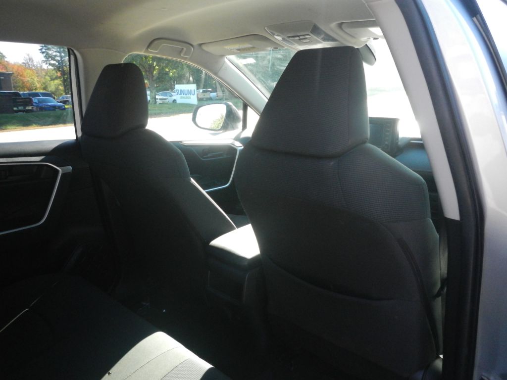 Photo 26 of this TOYOTA RAV4
