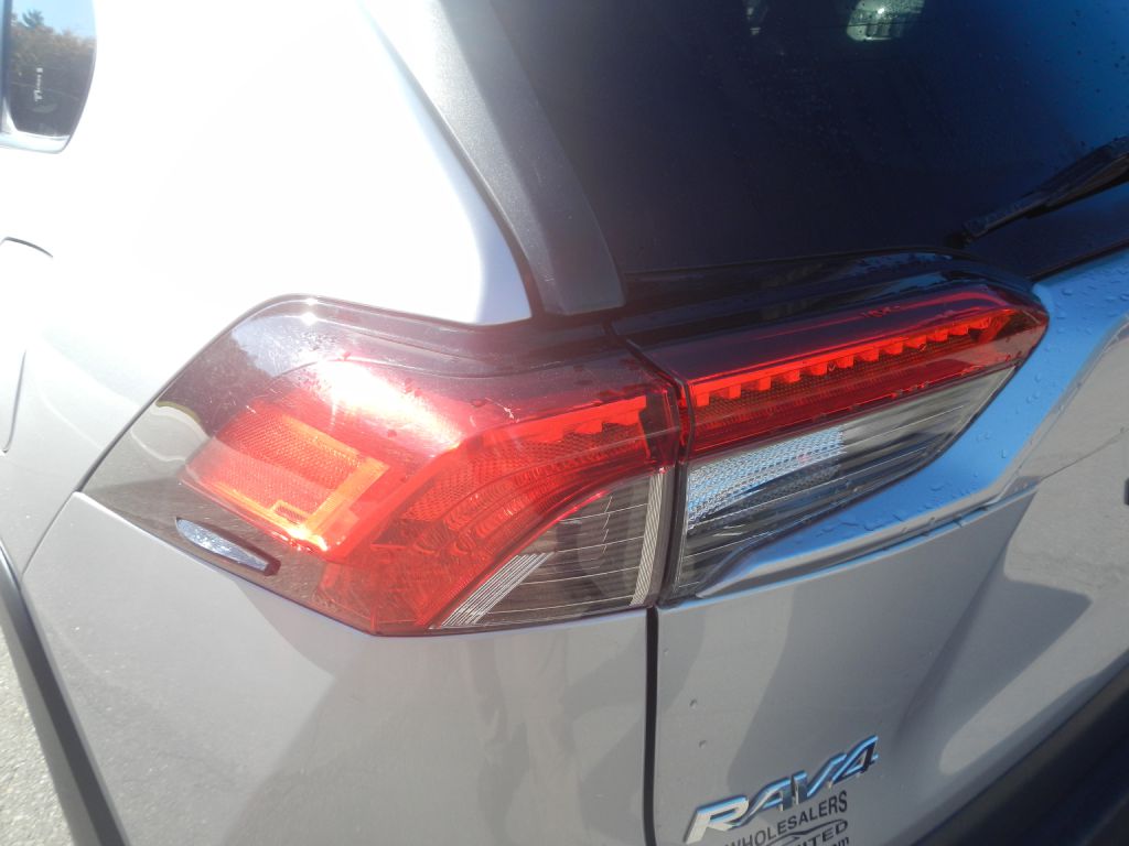 Photo 31 of this TOYOTA RAV4