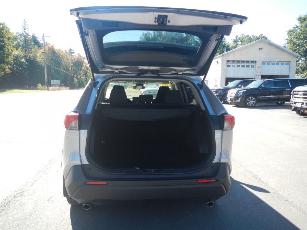 Photo 32 of this TOYOTA RAV4