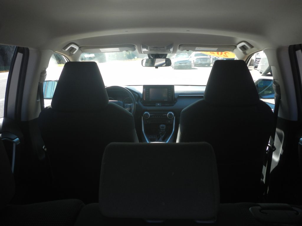 Photo 33 of this TOYOTA RAV4
