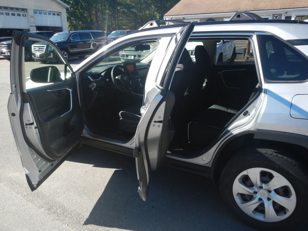 Photo 38 of this TOYOTA RAV4