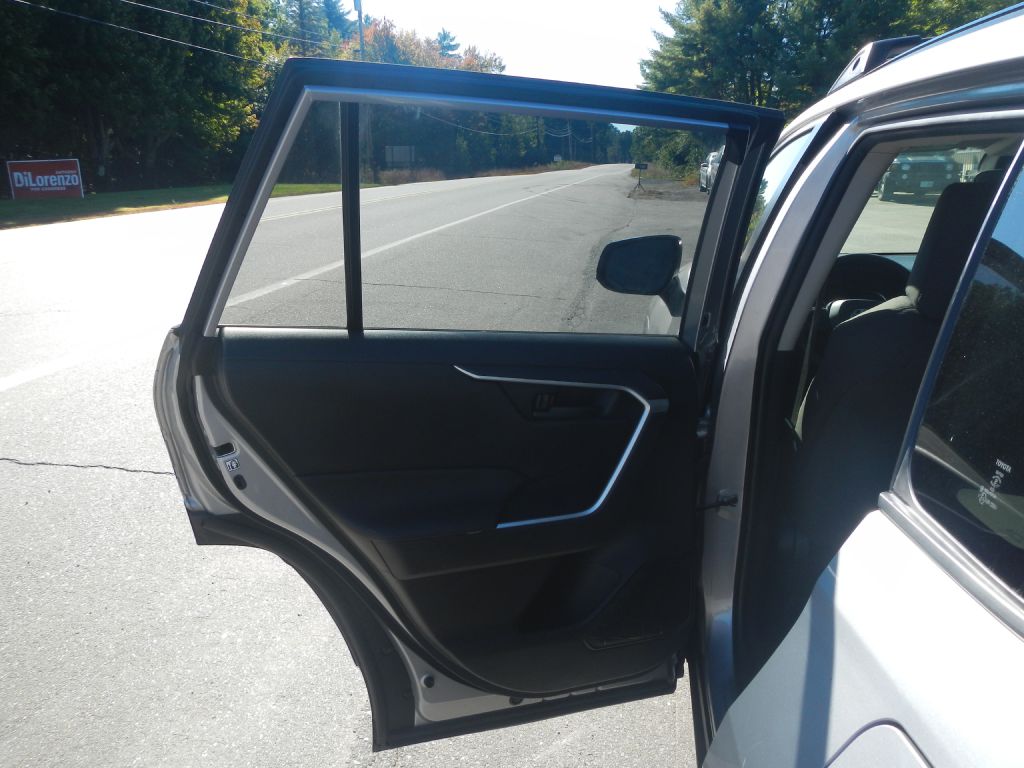 Photo 39 of this TOYOTA RAV4