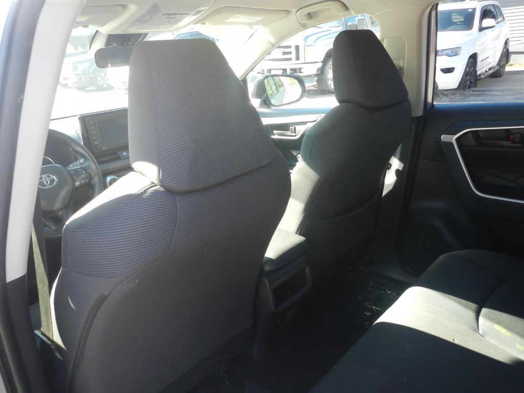 Photo 42 of this TOYOTA RAV4