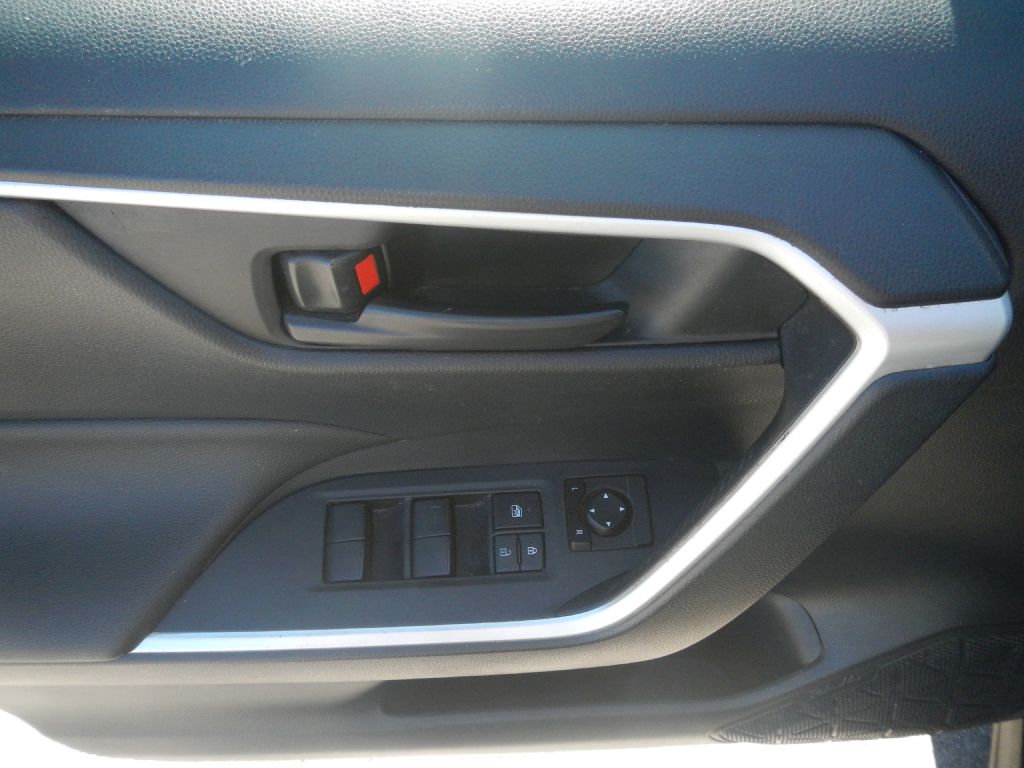 Photo 44 of this TOYOTA RAV4