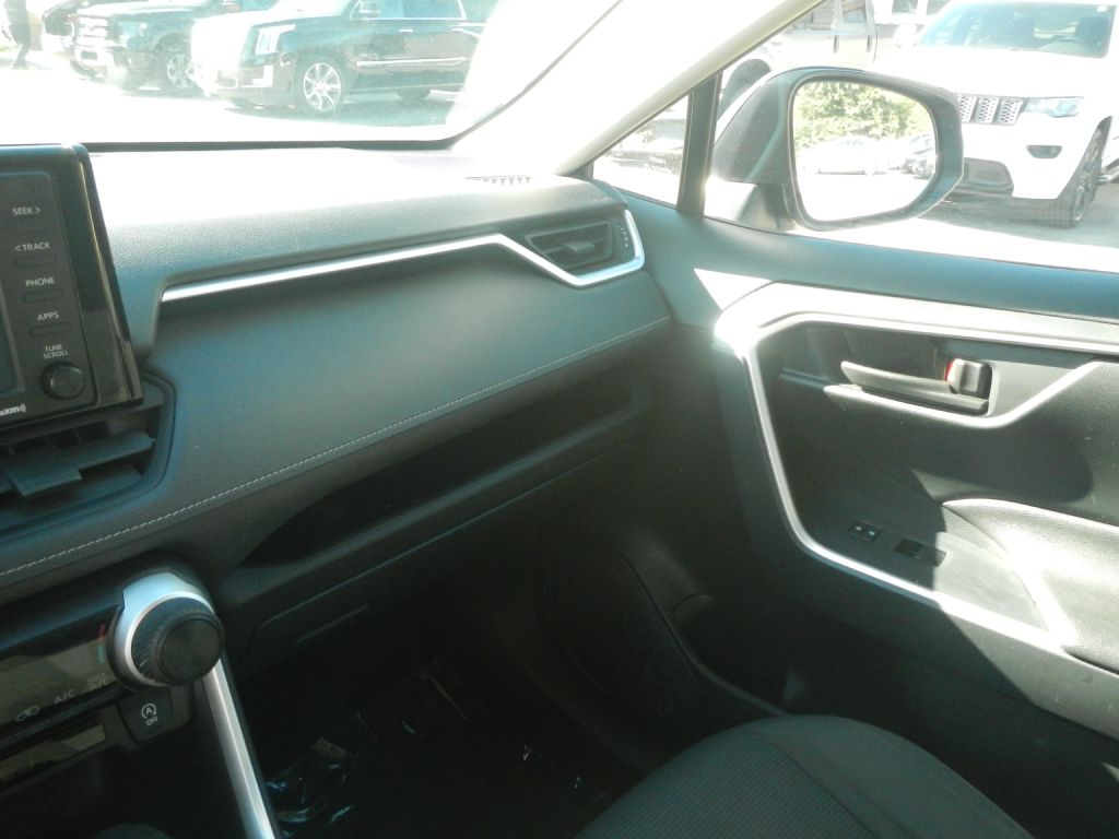 Photo 47 of this TOYOTA RAV4