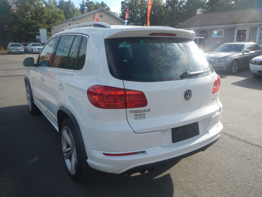 Photo 5 of this VOLKSWAGEN TIGUAN AWD