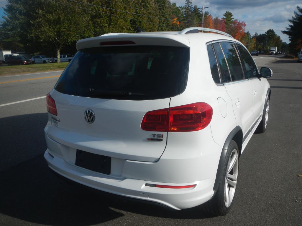 Photo 6 of this VOLKSWAGEN TIGUAN AWD