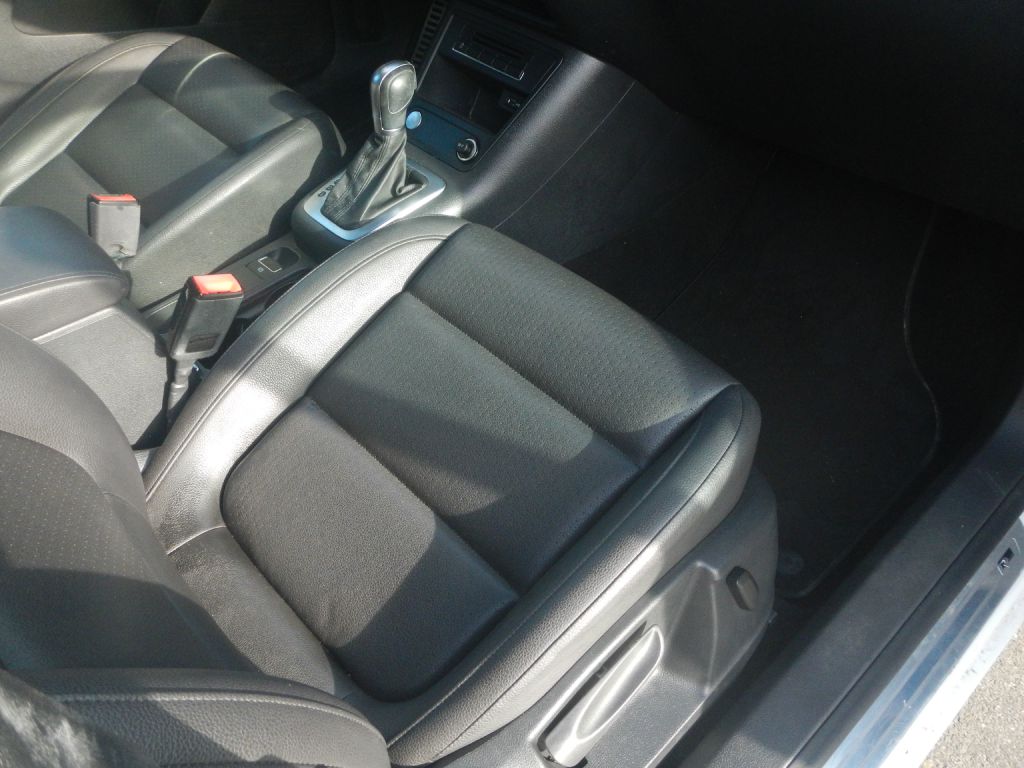 Photo 17 of this VOLKSWAGEN TIGUAN AWD