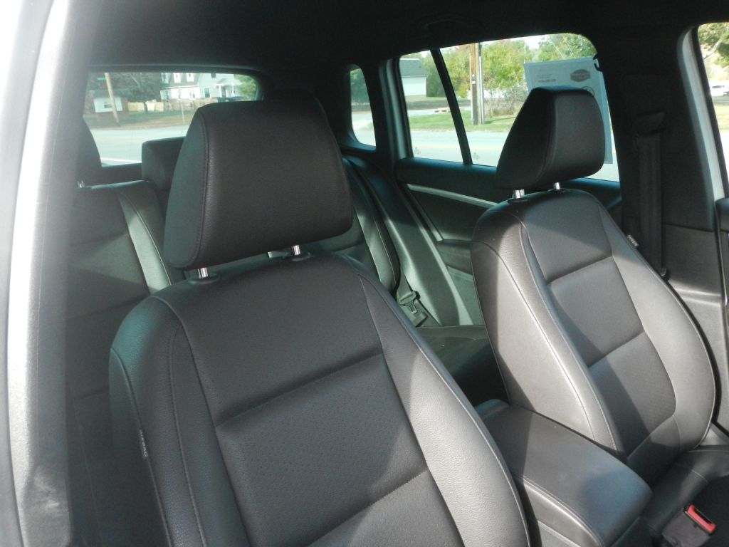 Photo 19 of this VOLKSWAGEN TIGUAN AWD