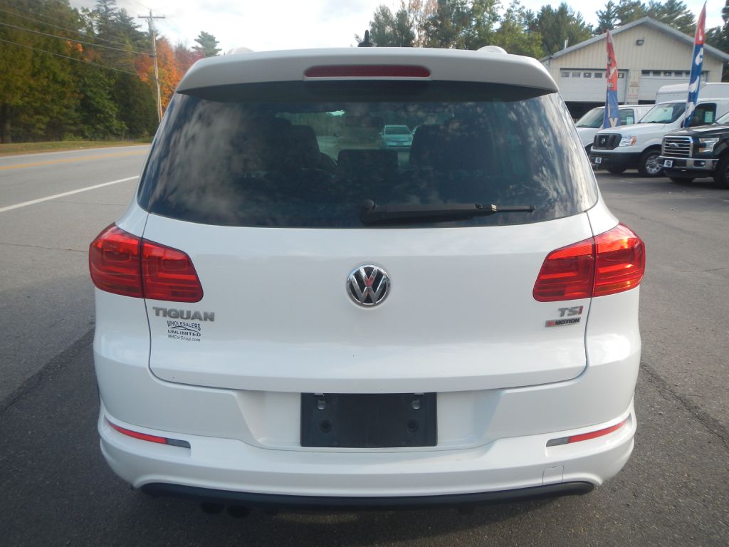 Photo 31 of this VOLKSWAGEN TIGUAN AWD