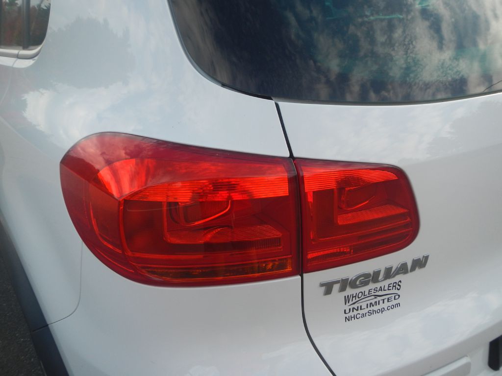 Photo 32 of this VOLKSWAGEN TIGUAN AWD
