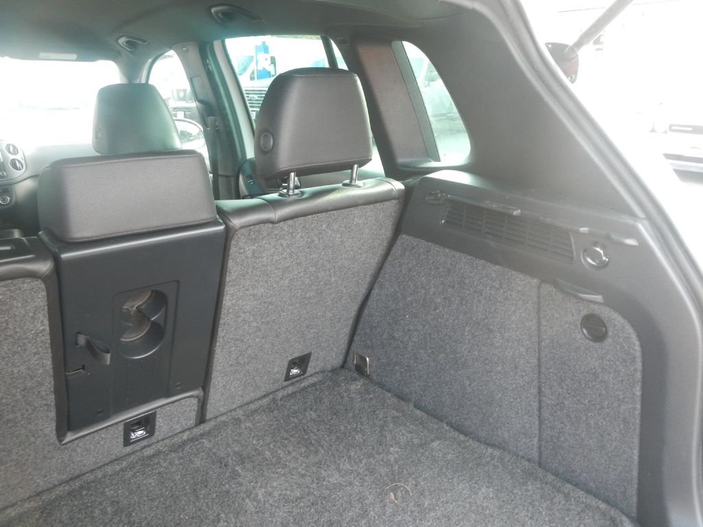 Photo 35 of this VOLKSWAGEN TIGUAN AWD