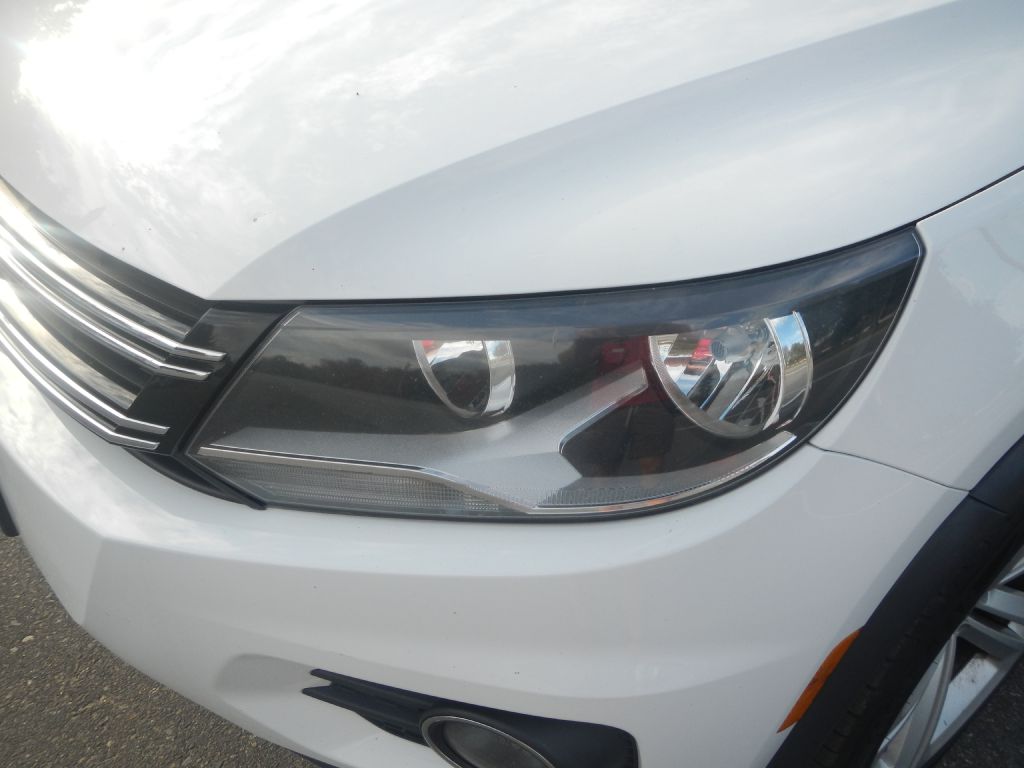 Photo 37 of this VOLKSWAGEN TIGUAN AWD