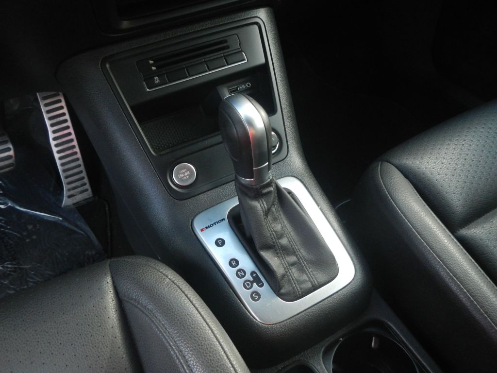 Photo 53 of this VOLKSWAGEN TIGUAN AWD