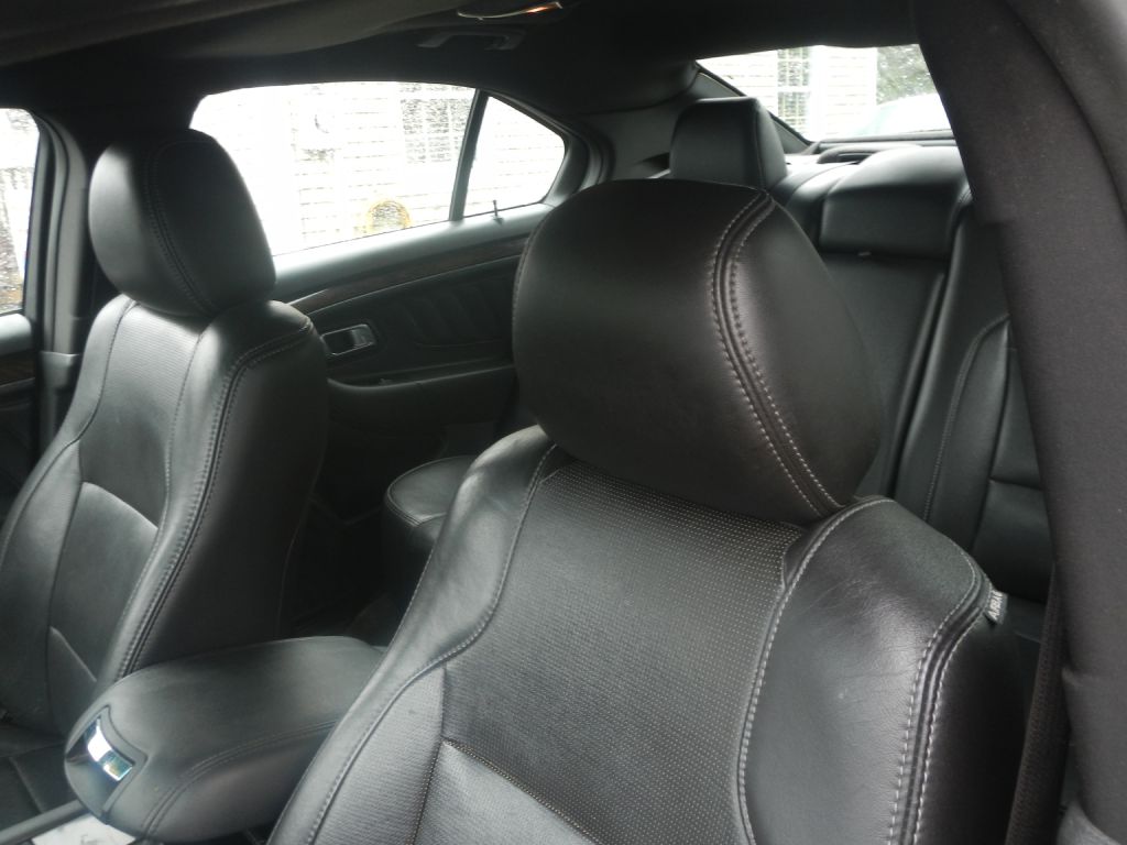 Photo 4 of this FORD TAURUS