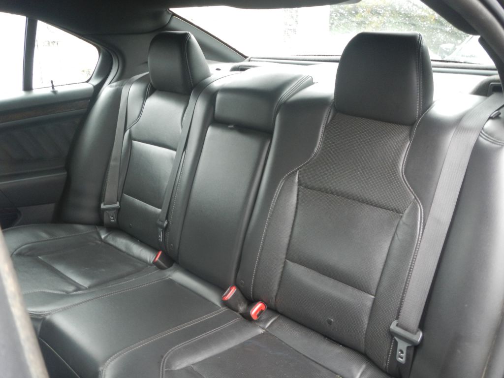 Photo 5 of this FORD TAURUS