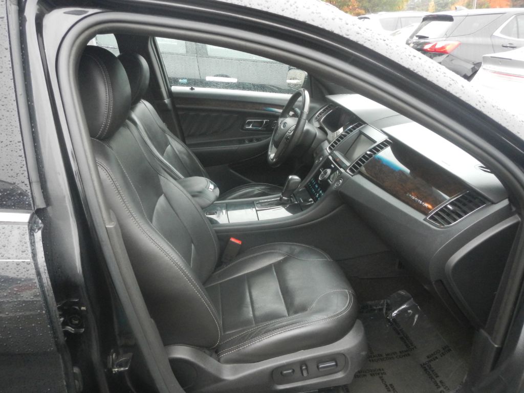 Photo 9 of this FORD TAURUS