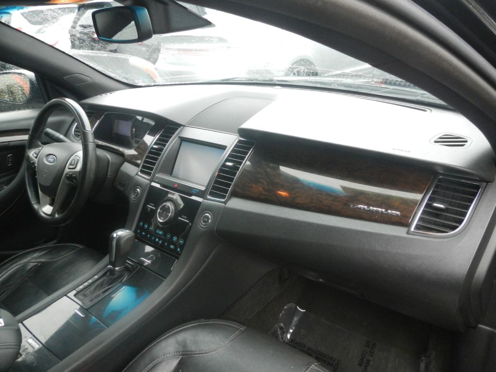 Photo 10 of this FORD TAURUS