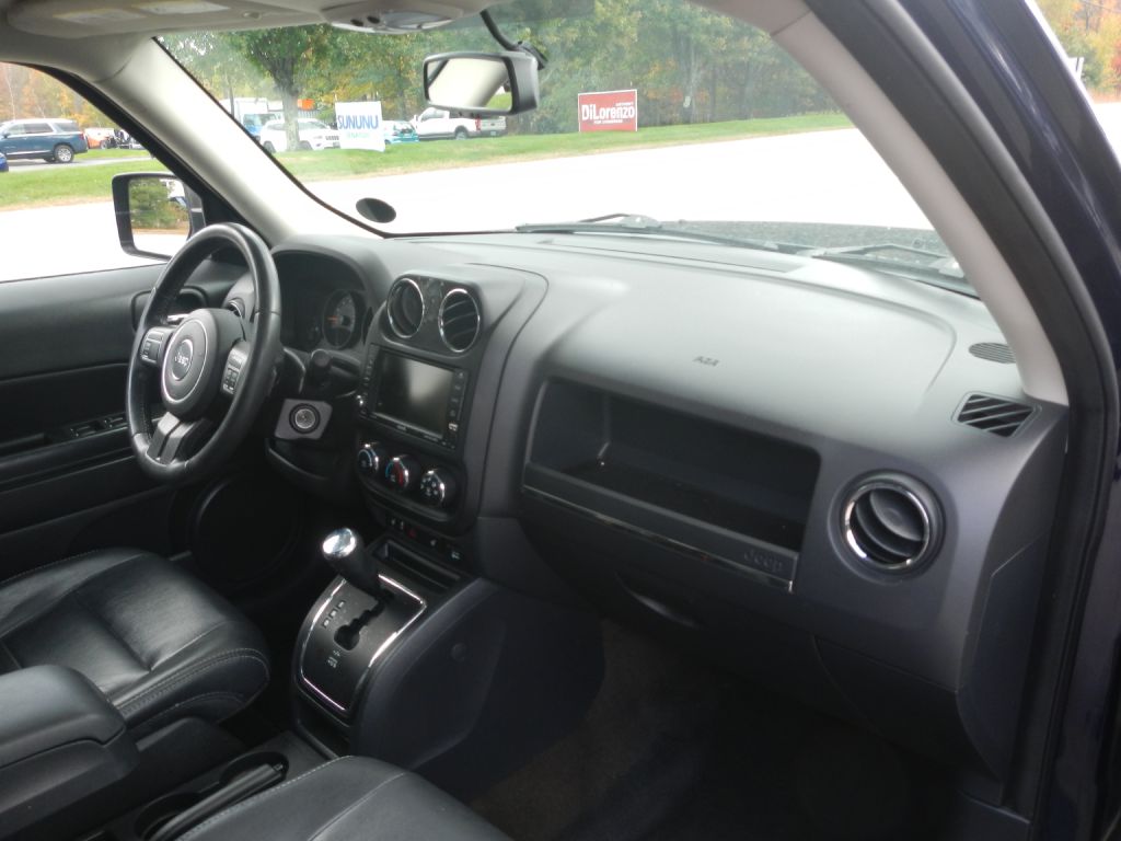 Photo 10 of this JEEP PATRIOT 4WD