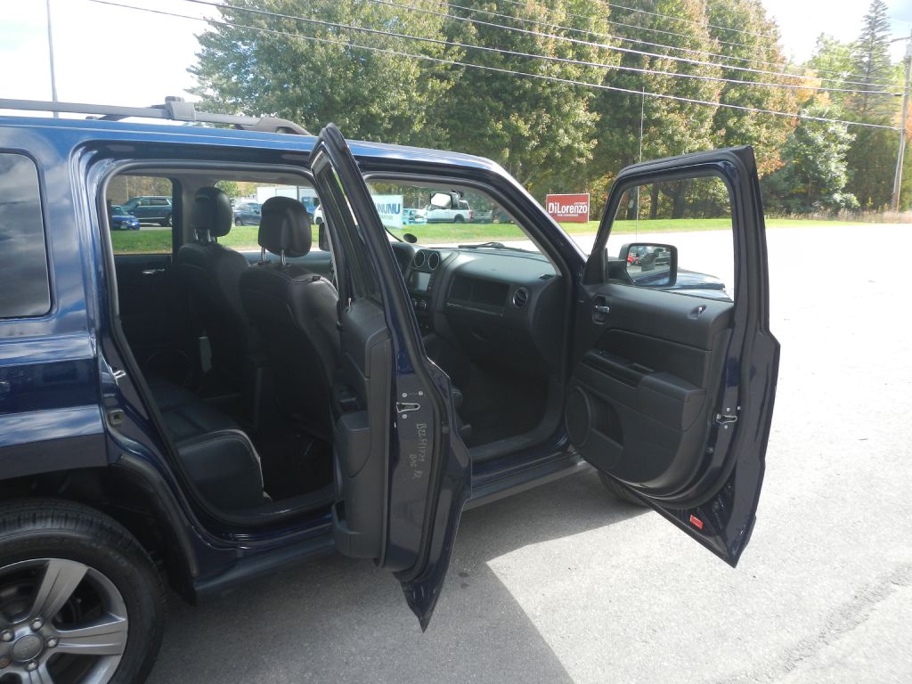 Photo 16 of this JEEP PATRIOT 4WD