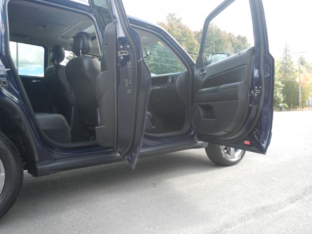 Photo 17 of this JEEP PATRIOT 4WD