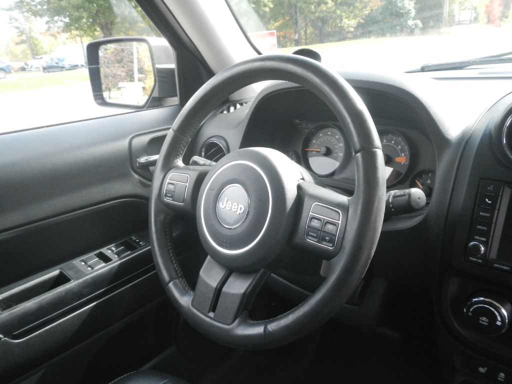 Photo 22 of this JEEP PATRIOT 4WD