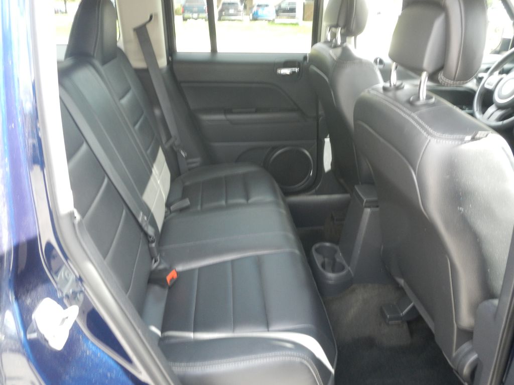 Photo 26 of this JEEP PATRIOT 4WD