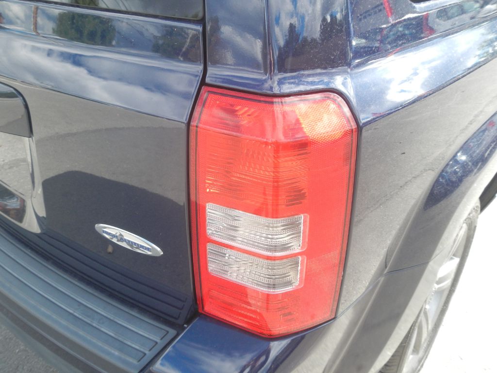 Photo 31 of this JEEP PATRIOT 4WD