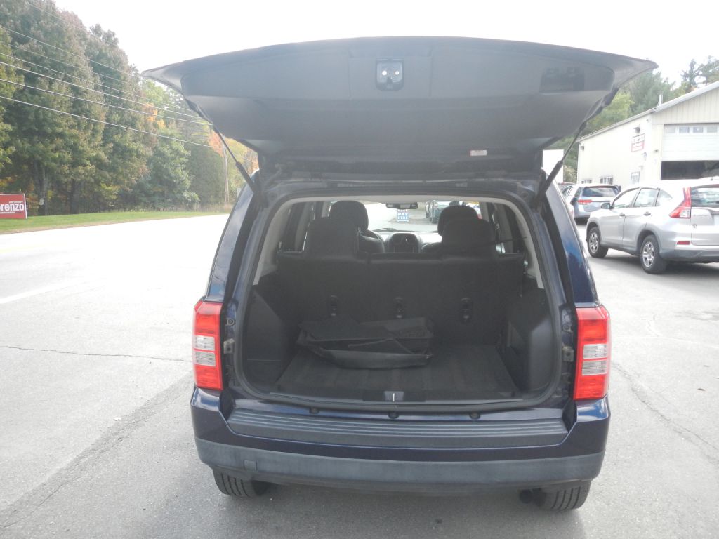 Photo 36 of this JEEP PATRIOT 4WD