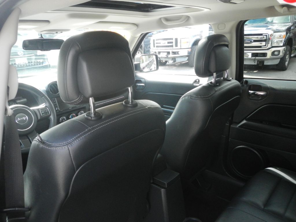 Photo 46 of this JEEP PATRIOT 4WD