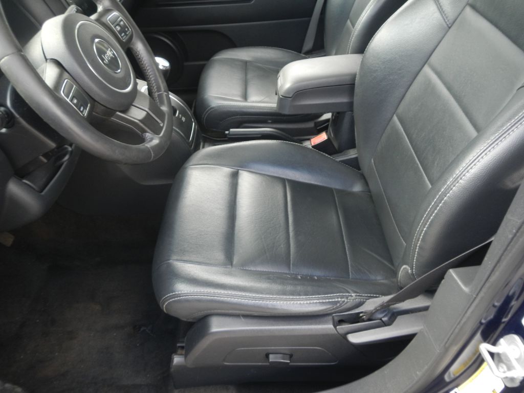 Photo 49 of this JEEP PATRIOT 4WD