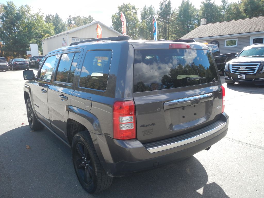 Photo 6 of this JEEP PATRIOT 4WD