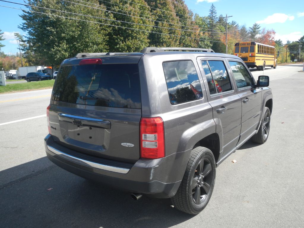 Photo 7 of this JEEP PATRIOT 4WD