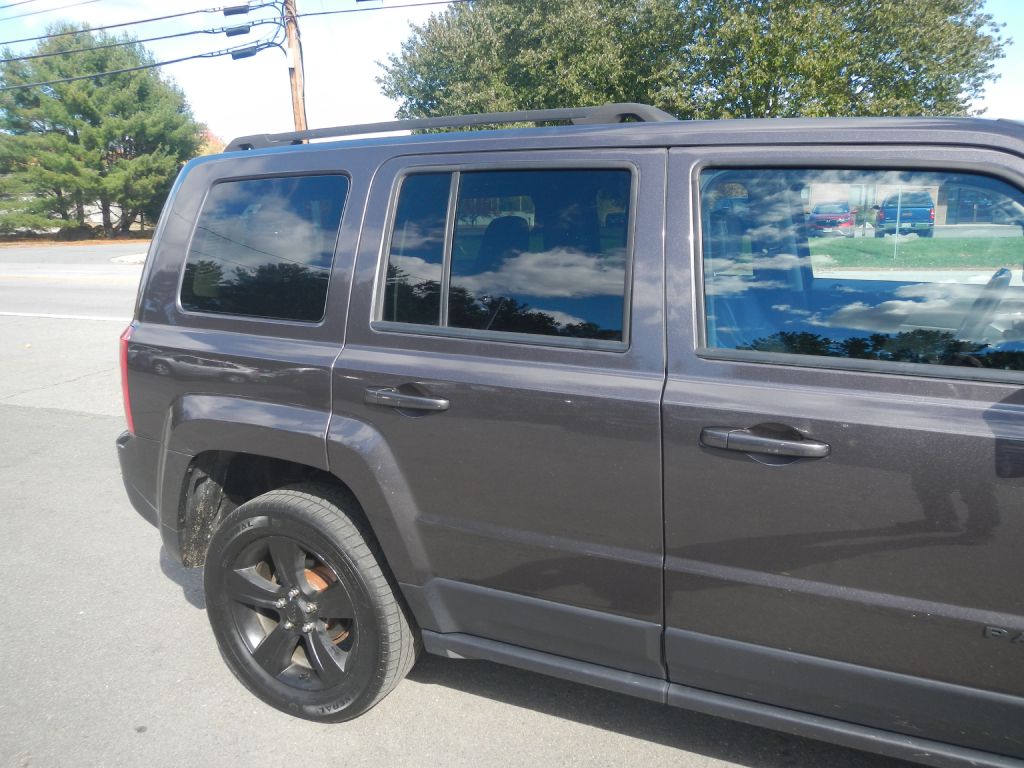 Photo 14 of this JEEP PATRIOT 4WD