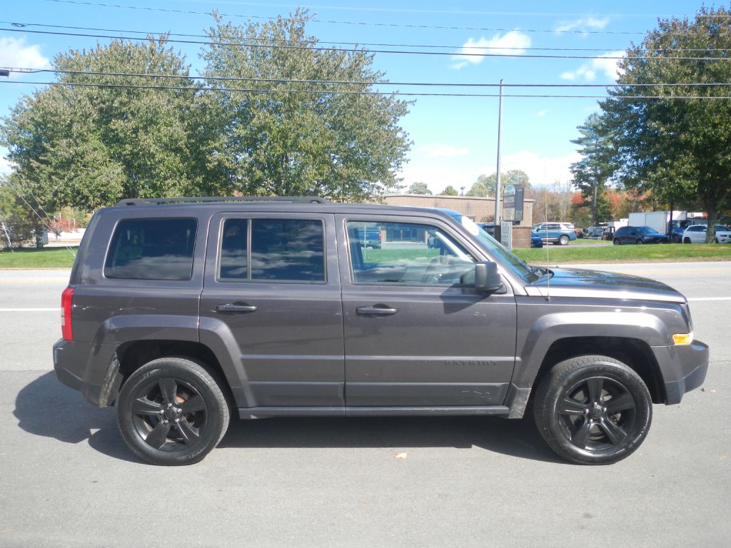 Photo 15 of this JEEP PATRIOT 4WD