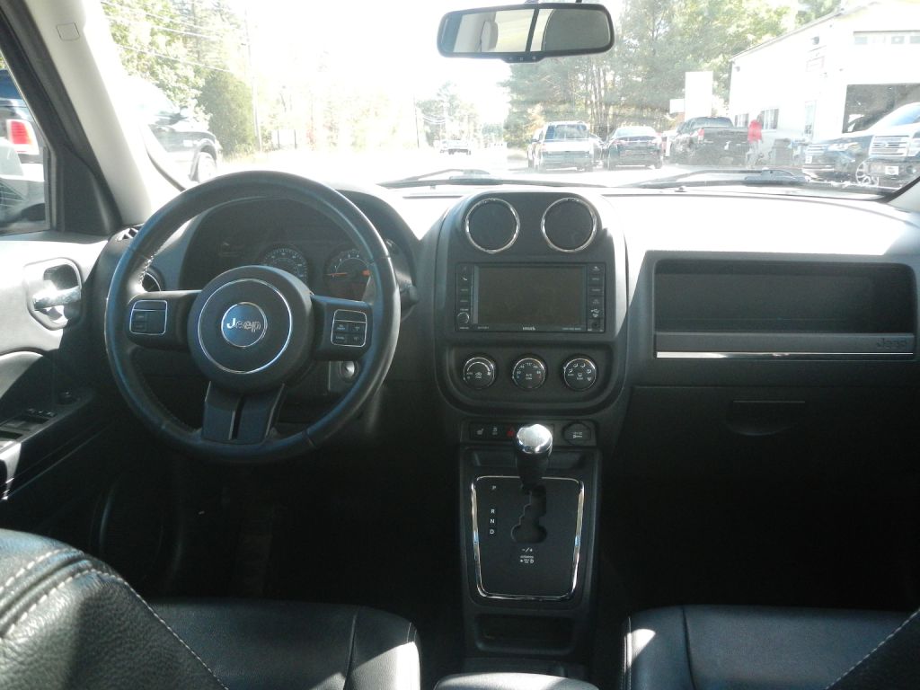Photo 29 of this JEEP PATRIOT 4WD