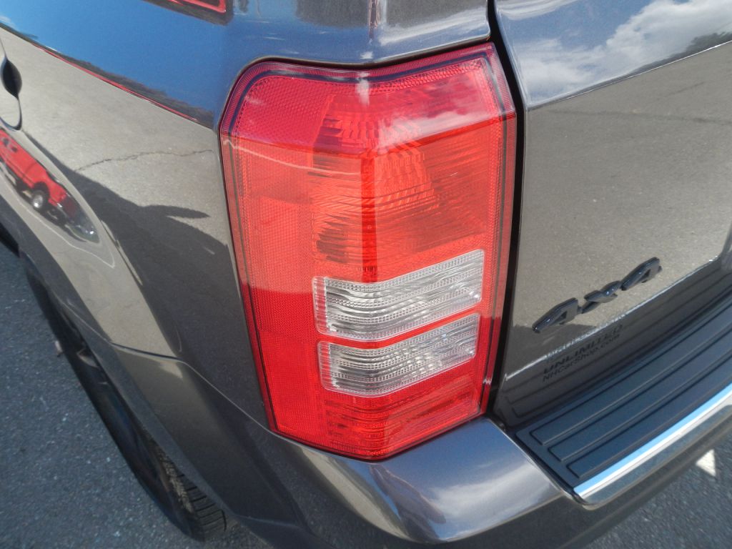 Photo 34 of this JEEP PATRIOT 4WD