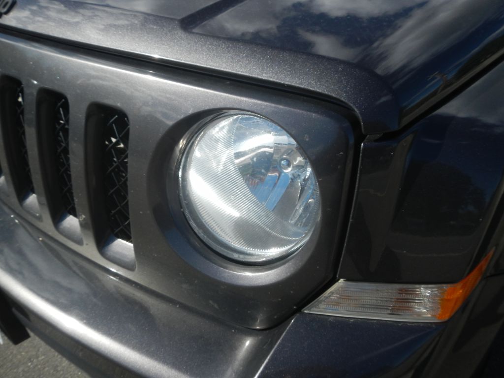 Photo 36 of this JEEP PATRIOT 4WD