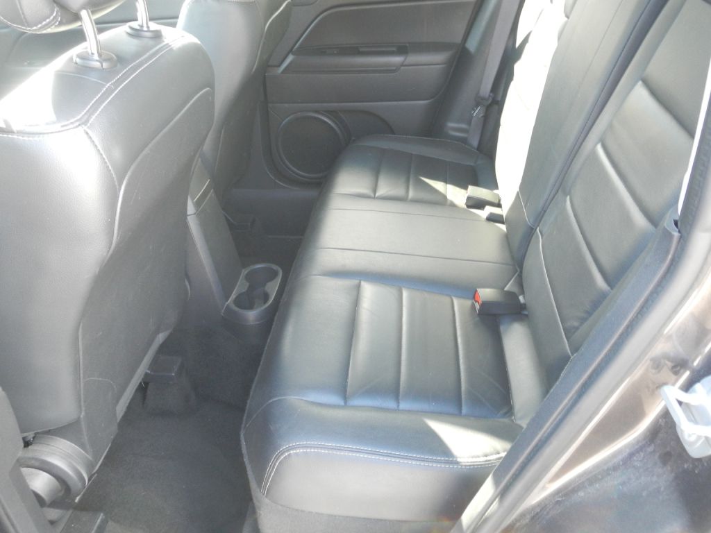 Photo 42 of this JEEP PATRIOT 4WD